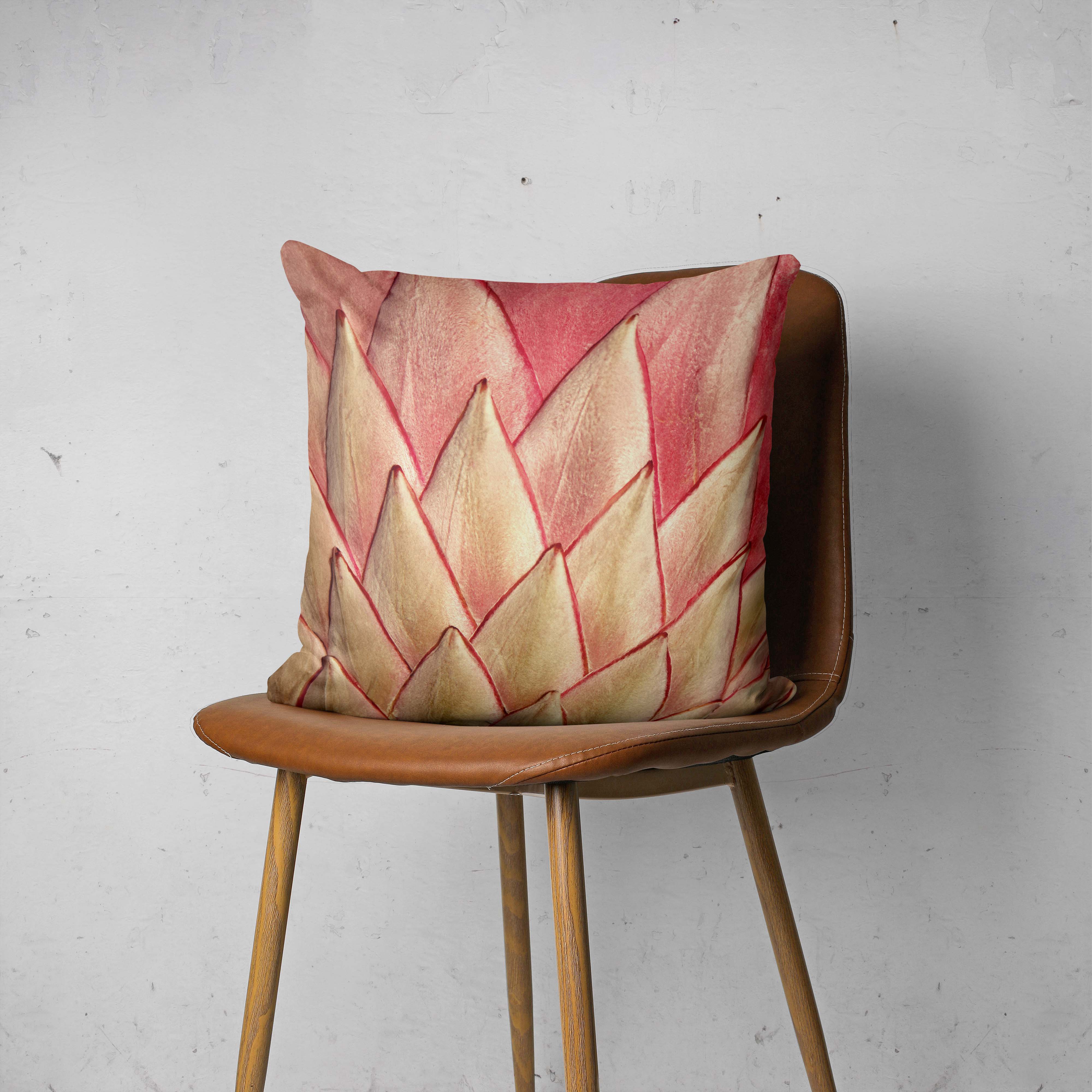 PINK PROTEA DETAIL SCATTER CUSHION