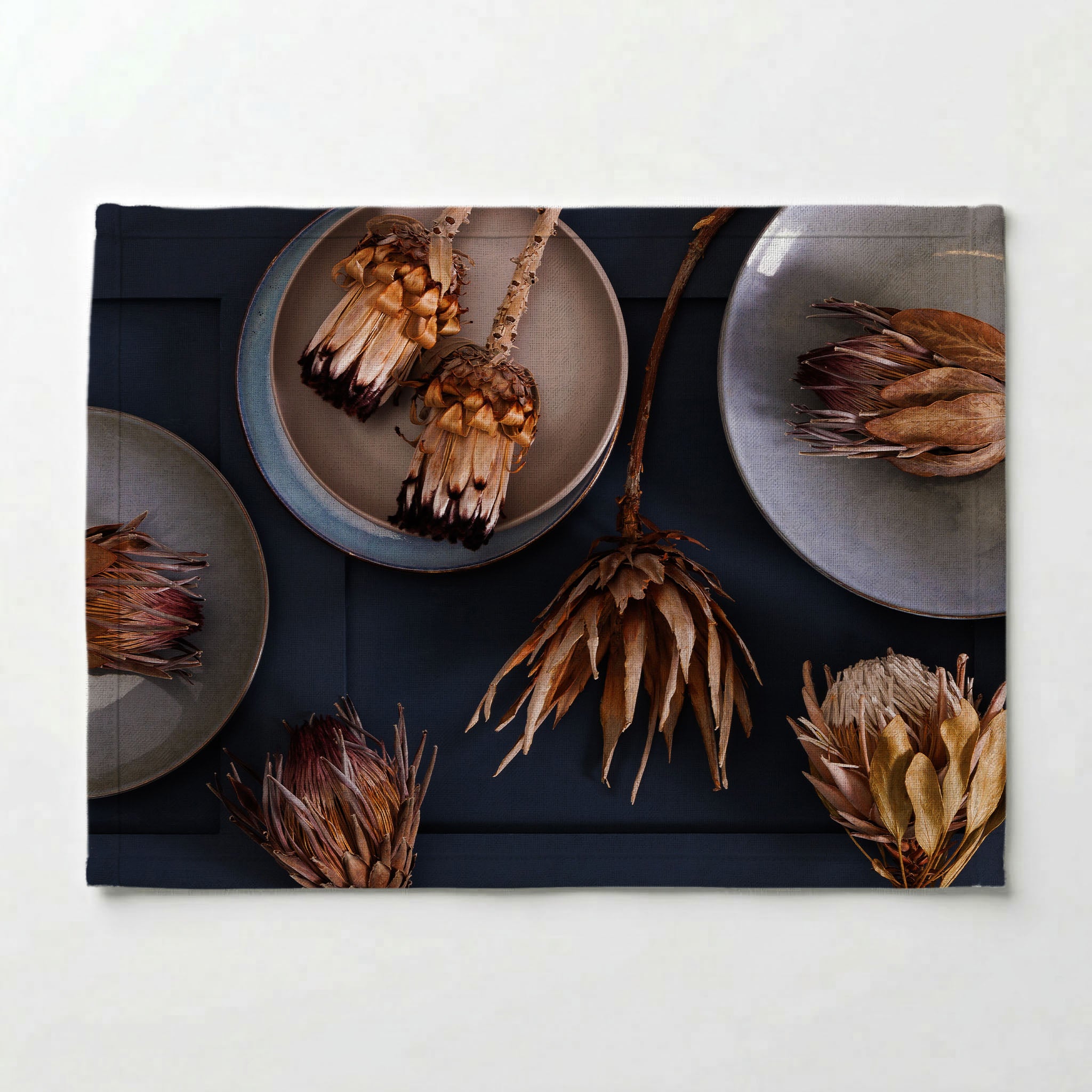 GOLDEN PROTEA AND PLATES PLACEMAT