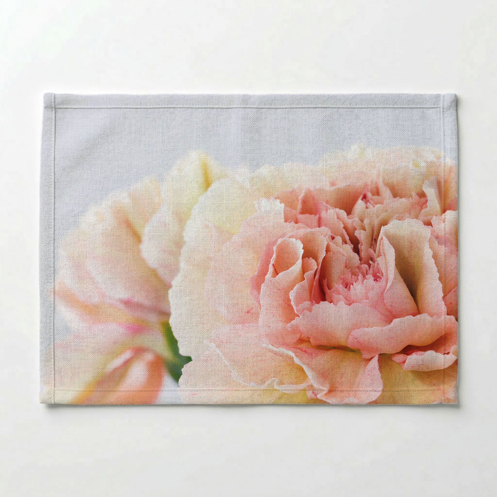 CLOSE-UP PINK BLOSSOM CARNATION CLUSTER PLACEMAT