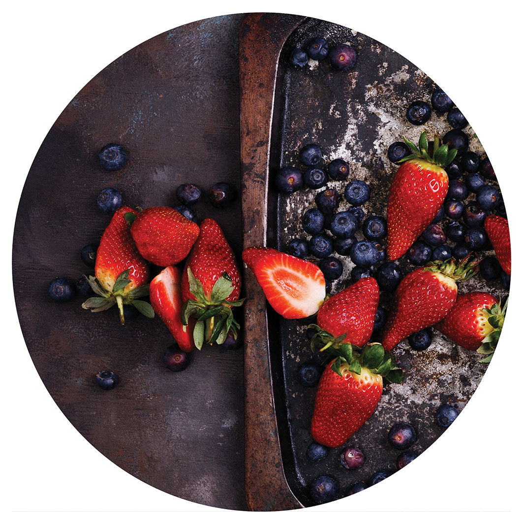 BERRIES ON RUSTIC TRAY CHEESEBOARD