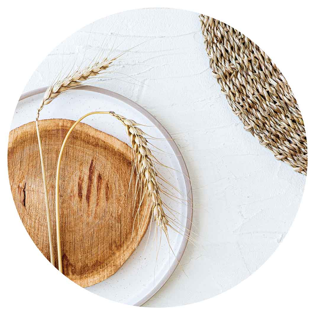 NATURAL BEIGE WHEAT ON WOOD AND WHITE ROUND CLOCK