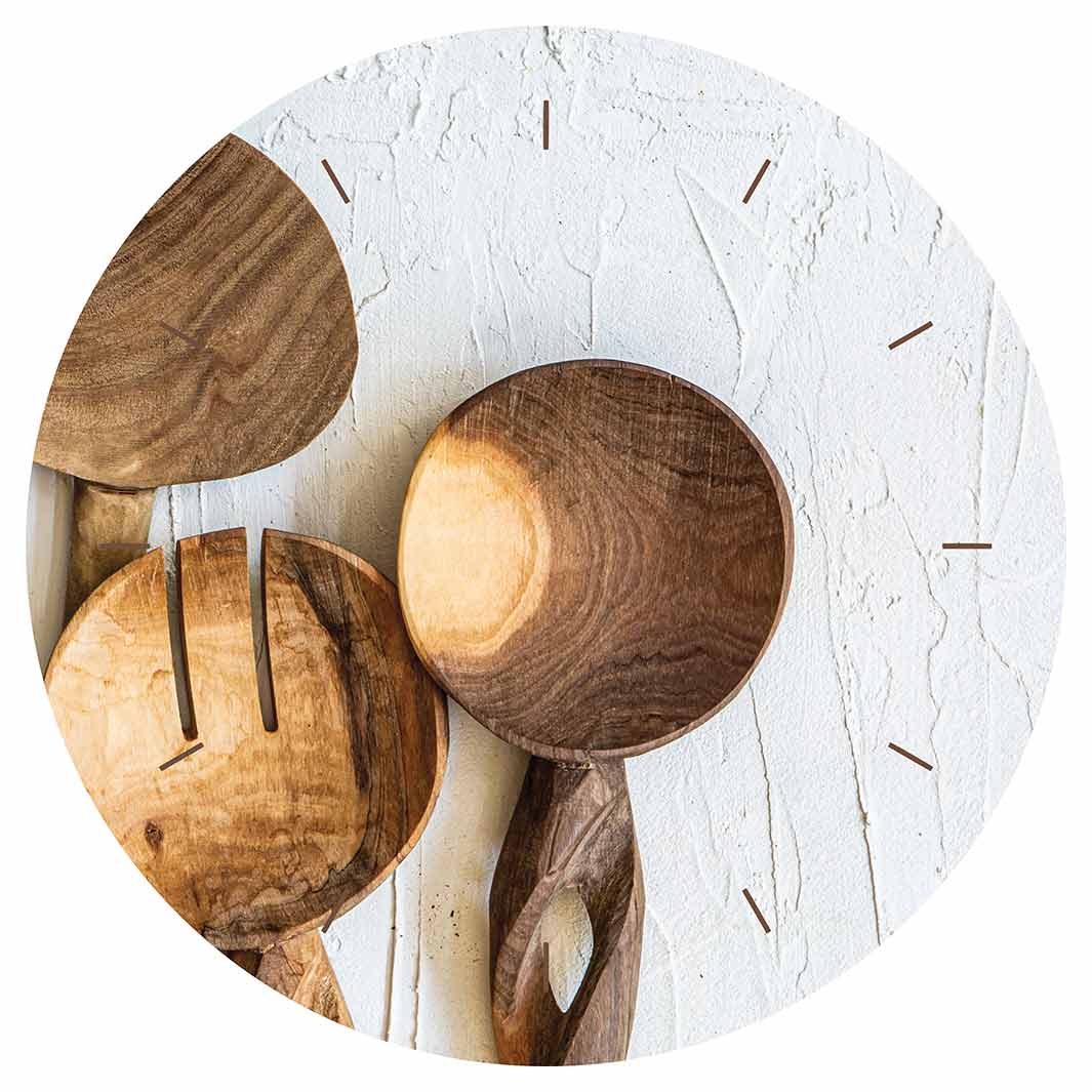 NATURAL BROWN WOODEN SPOONS ON GREY AND WHITE ROUND CLOCK