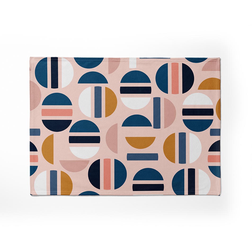 KIDS PINK GEOMETRIC CIRCLE PATTERN FLEECE BLANKET