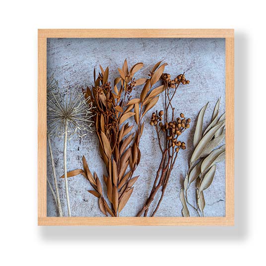 LEAVES BROWN NATURAL AMBERNUTS WITH GREEN FOLIAGE PINE BOX