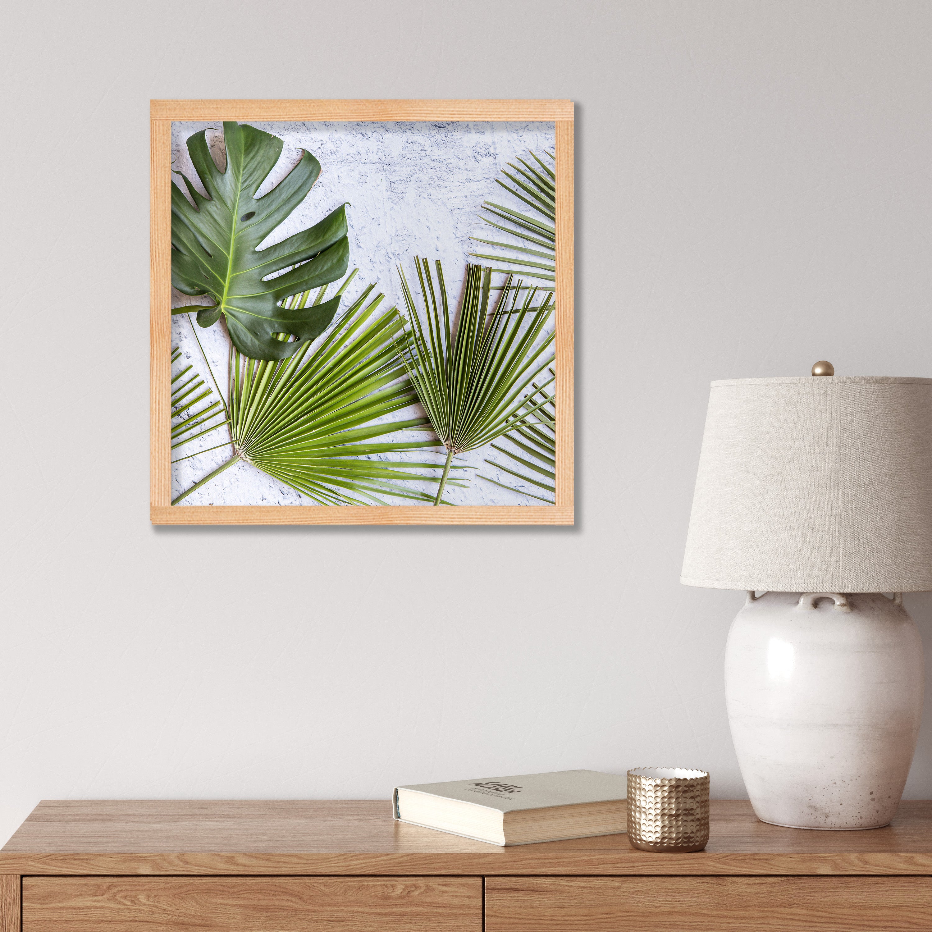 LEAVES GREEN PALM LEAVES ON WHITE PINE BOX
