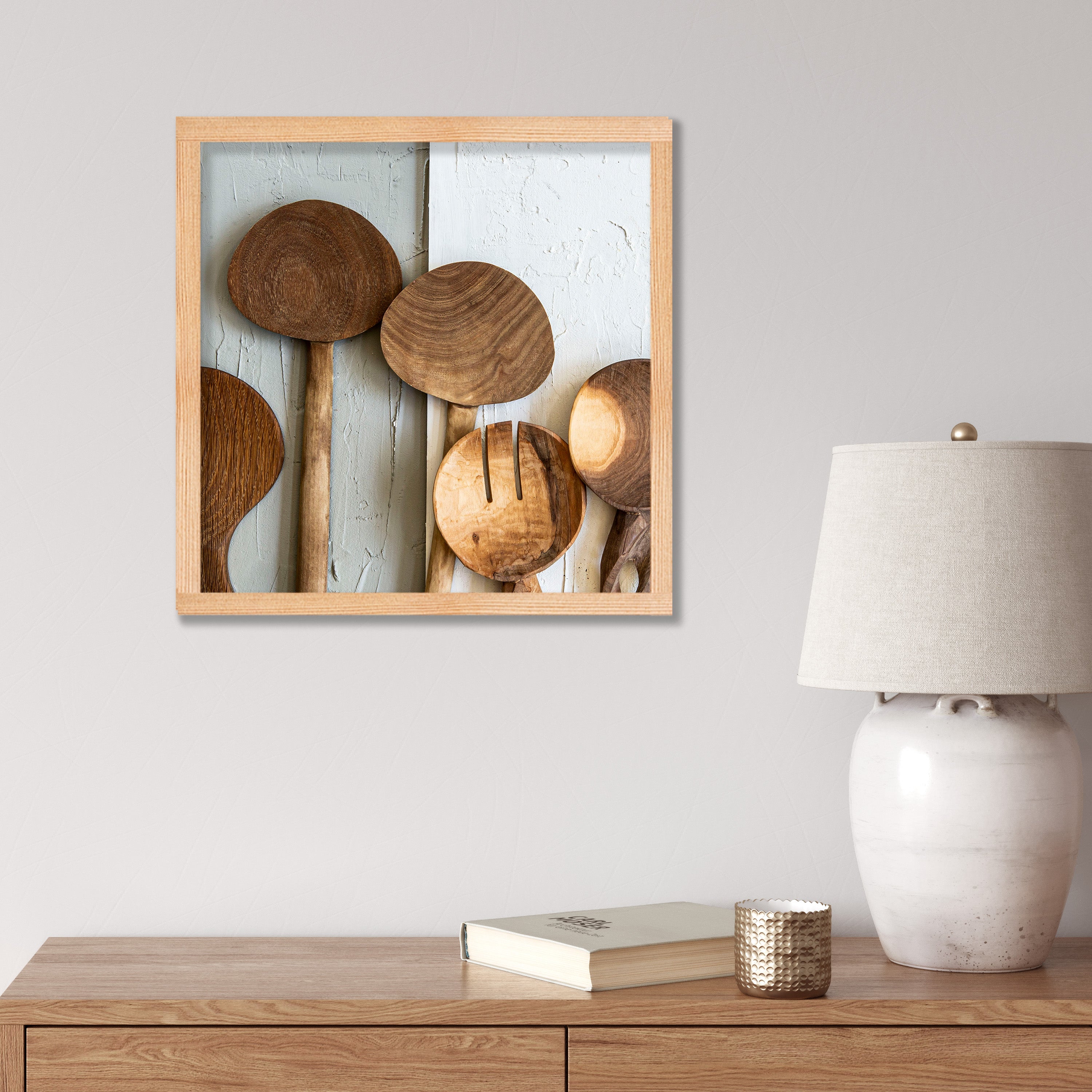 NATURAL BROWN WOODEN SPOONS ON GREY AND WHITE PINE BOX
