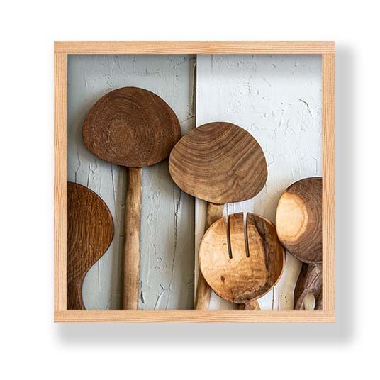 NATURAL BROWN WOODEN SPOONS ON GREY AND WHITE PINE BOX