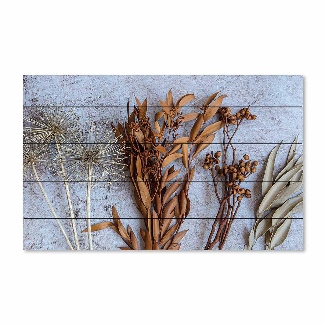 LEAVES BROWN NATURAL AMBERNUTS WITH GREEN FOLIAGE PINE WOOD PRINT
