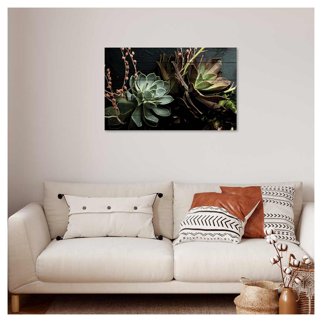 NATURAL GREEN ALOE BUSH WITH LEAVES PINE WOOD PRINT