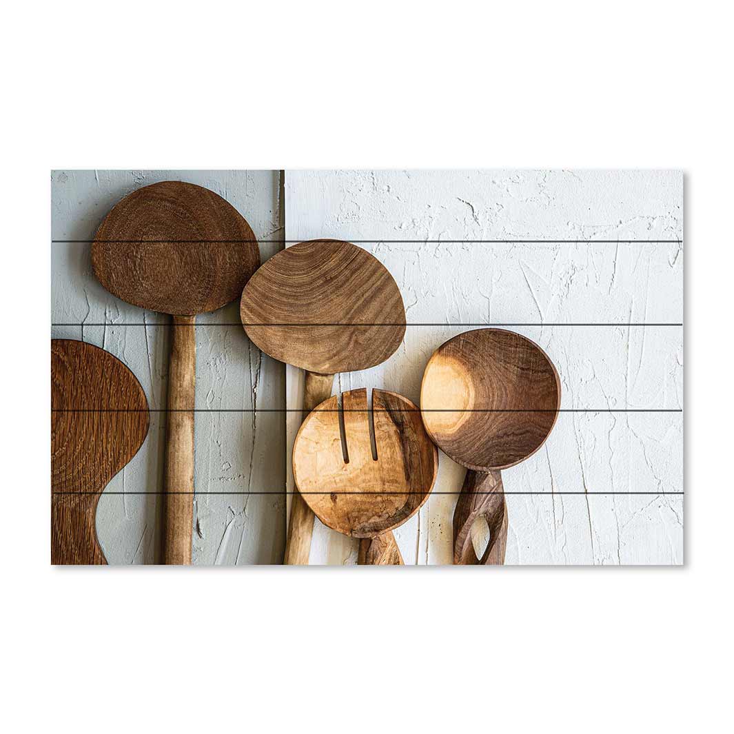 NATURAL BROWN WOODEN SPOONS ON GREY AND WHITE PINE WOOD PRINT