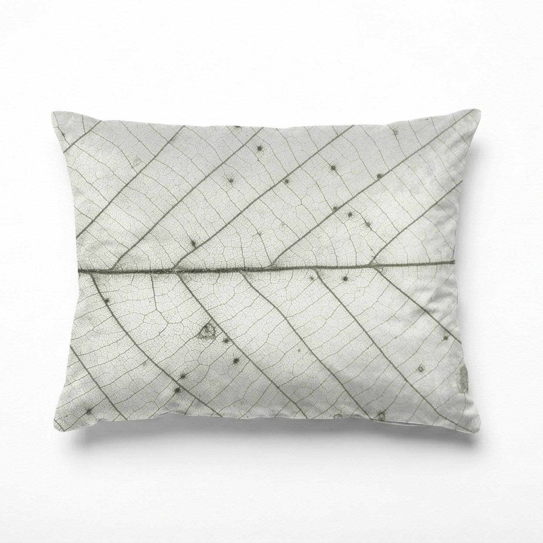 SKELETON LEAF SCATTER CUSHION