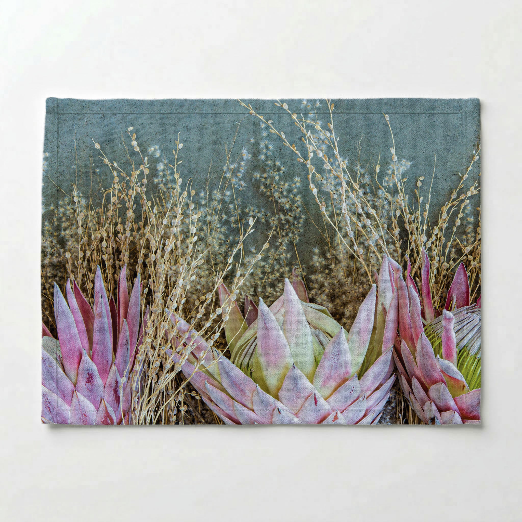 FLORAL DEEP PINK KING PROTEA PLACEMAT