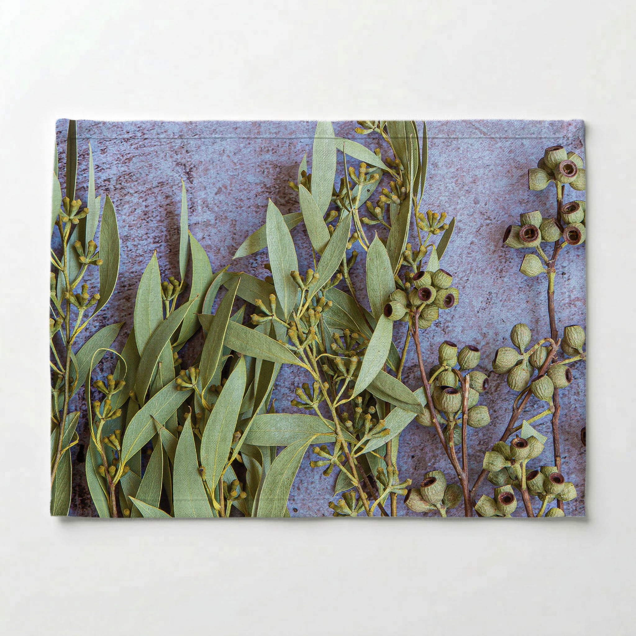 LEAVES BROWN NATURAL AMBERNUTS WITH GREEN FOLIAGE PLACEMAT