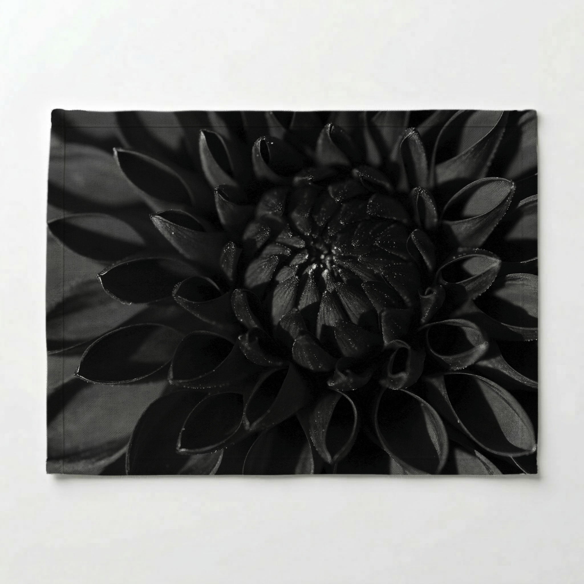 DAHLIA NOIR PLACEMAT