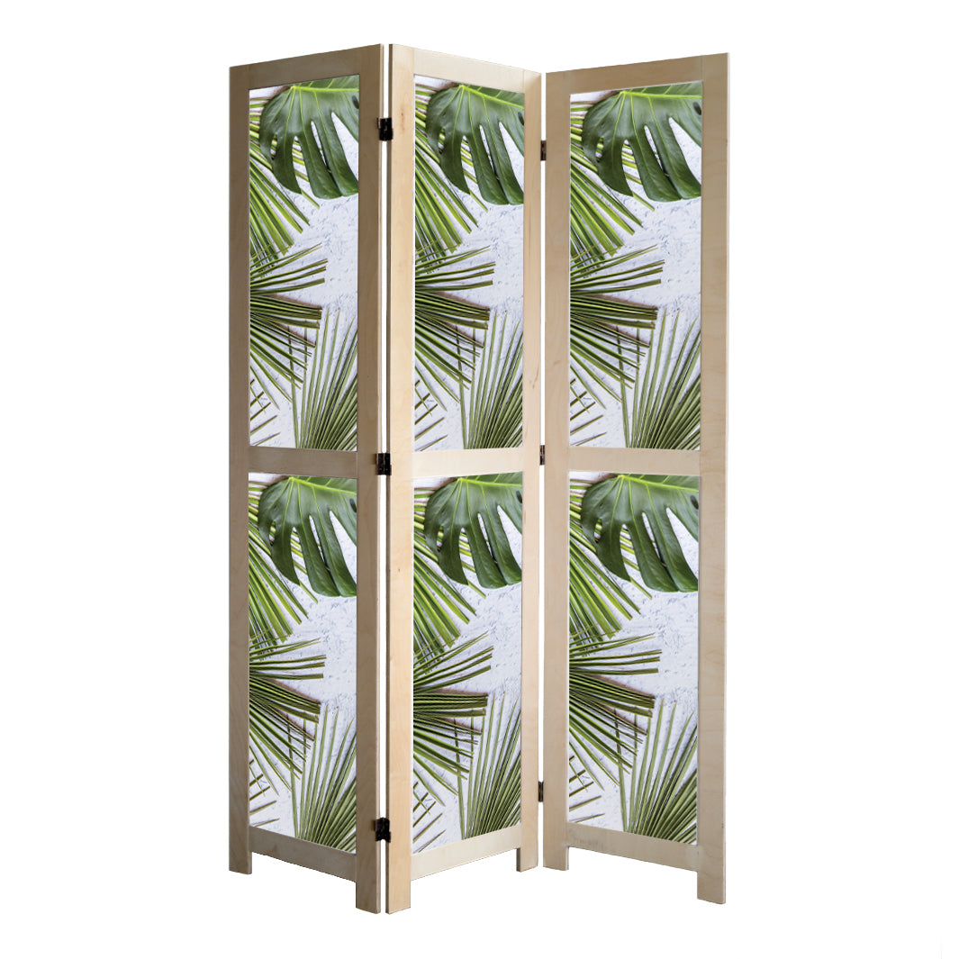 LEAVES GREEN PALM LEAVES ON WHITE ROOM DIVIDER