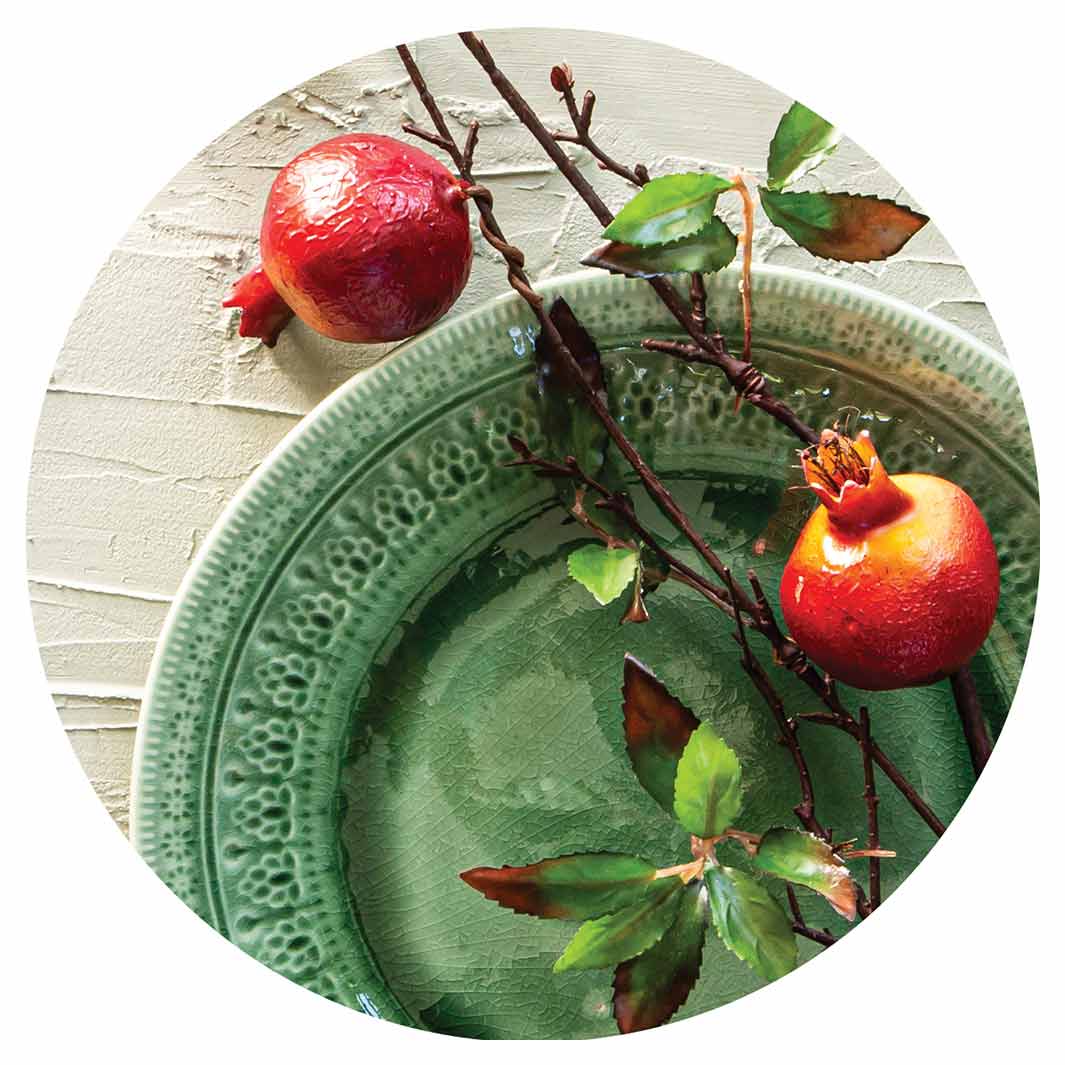 NATURAL RED POMEGRANATES ON GREEN PLATE ROUND COASTER