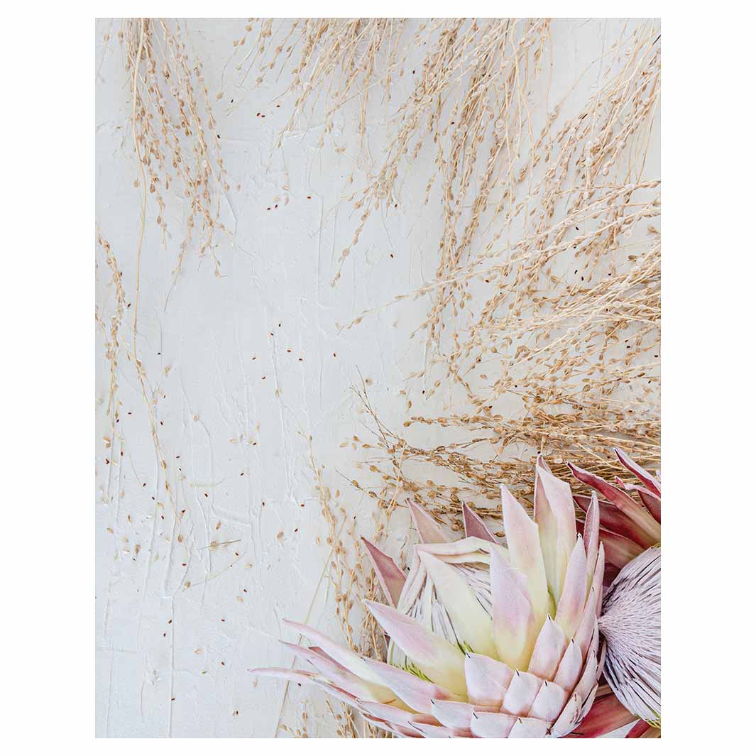 FLORAL PINK GRASSY PROTEA FLEECE BLANKET