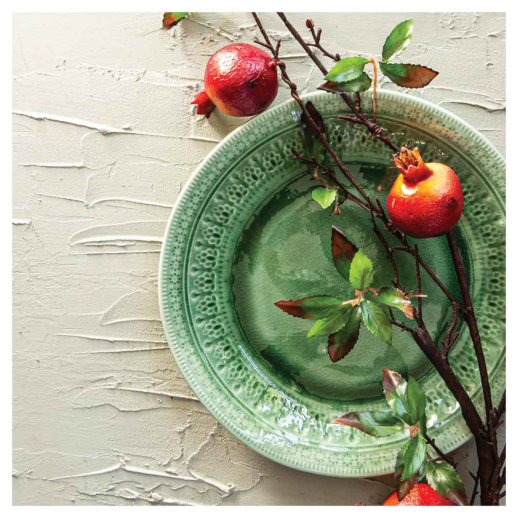 NATURAL RED POMEGRANATES ON GREEN PLATE NAPKIN